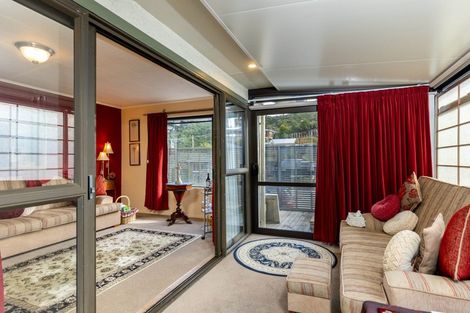 Photo of property in 102 Waikawa Road, Picton, 7220