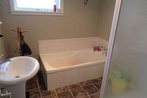 Photo of property in 1 Betten Street, Waimate, 7924