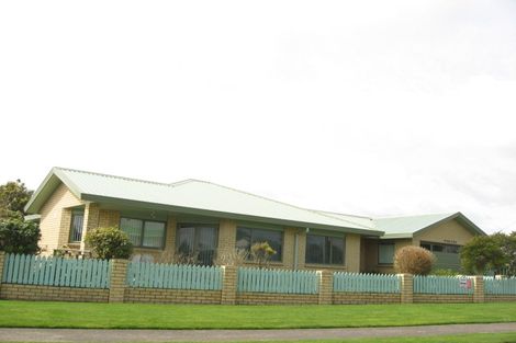 Photo of property in 23 Mahoe Street, Inglewood, 4330