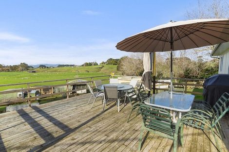 Photo of property in 141 Karioitahi Road, Waiuku, 2683