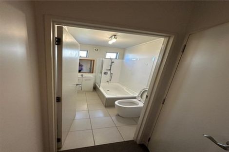 Photo of property in 72 Kervil Avenue, Te Atatu Peninsula, Auckland, 0610