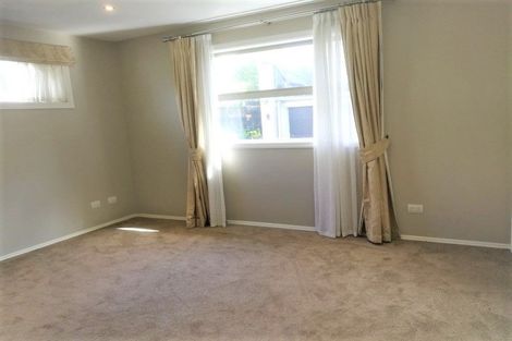 Photo of property in 27 Momona Road, Greenlane, Auckland, 1051