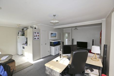 Photo of property in 4a Sea Spray Drive, Bucklands Beach, Auckland, 2012