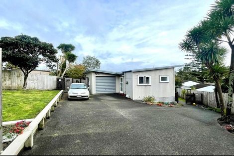 Photo of property in 1/77 Woodglen Road, Glen Eden, Auckland, 0602