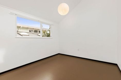 Photo of property in 2/345 Muritai Road, Eastbourne, Lower Hutt, 5013