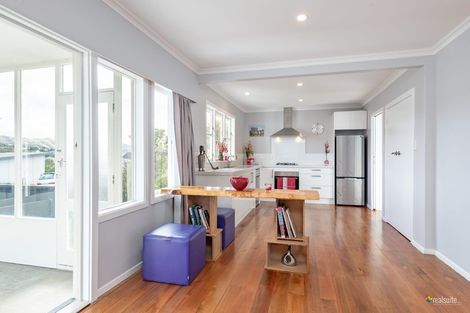 Photo of property in 8 Glen Alton Avenue, Paparangi, Wellington, 6037