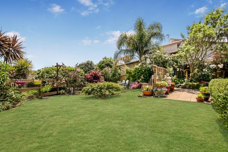 Photo of property in 14 Stranraer Crescent, Wattle Downs, Auckland, 2103