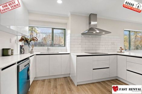 Photo of property in 1/12 Wernham Place, Northcote, Auckland, 0626