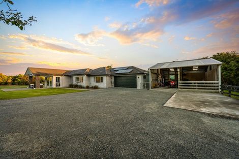 Photo of property in 1 Ngaire Close, Wainui, Silverdale, 0994