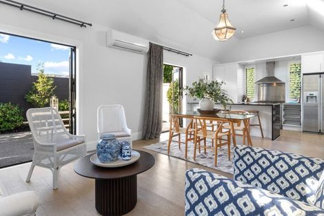 Photo of property in 5 Merivale Lane, Merivale, Christchurch, 8014