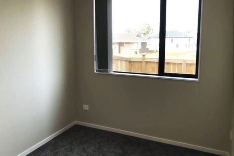 Photo of property in 1 Sapwood Crescent, Takanini, 2110