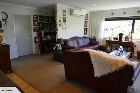 Photo of property in 8 Greenstone Grove, Brown Owl, Upper Hutt, 5018