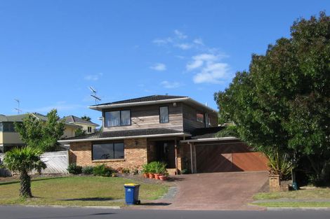 Photo of property in 74 Caribbean Drive, Unsworth Heights, Auckland, 0632