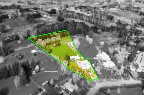 Photo of property in 182 Boord Crescent, Kumeu, 0891