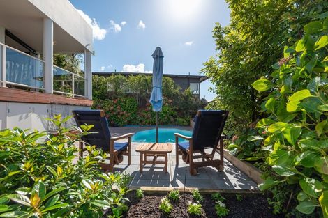 Photo of property in 1/20 Tui Glen Road, Birkenhead, Auckland, 0626