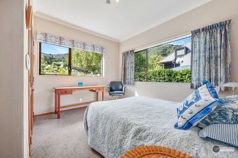 Photo of property in 2 Lady Bell Grove, Lowry Bay, Lower Hutt, 5013