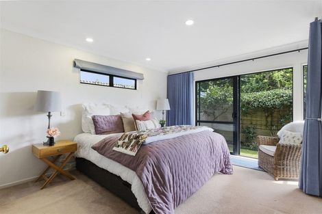 Photo of property in 22 The Esplanade, Eastern Beach, Auckland, 2012