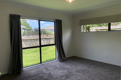 Photo of property in 5 Elisa Lane, Ranui, Auckland, 0612