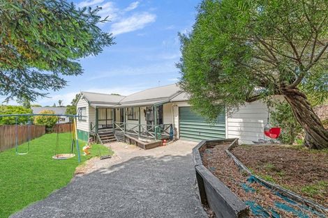 Photo of property in 14 Mile Place, Henderson, Auckland, 0612