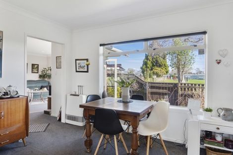 Photo of property in 16 Kingsley Street, St Andrews, Hamilton, 3200