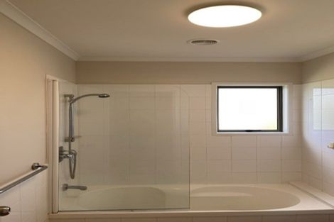 Photo of property in 41 Tiri Tiri Road, Birkdale, Auckland, 0626