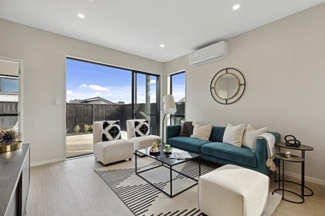 Photo of property in 31 Paretao Street, Massey, Auckland, 0614