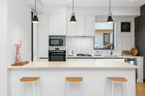 Photo of property in 4b Halberg Street, Glenfield, Auckland, 0629