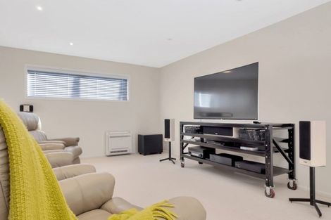 Photo of property in 33 Montia Close, Papamoa Beach, Papamoa, 3118