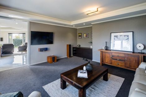 Photo of property in 142 Saint James Drive, Huntington, Hamilton, 3210