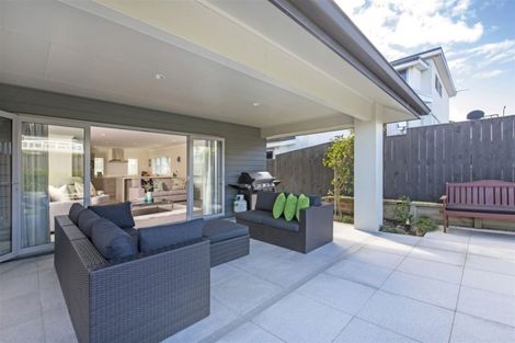 Photo of property in 6 Swindon Close, Mellons Bay, Auckland, 2014