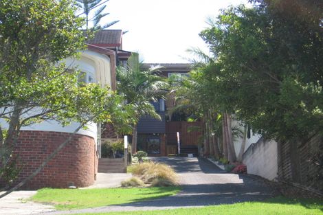 Photo of property in 1/50 Masterton Road, Rothesay Bay, Auckland, 0630