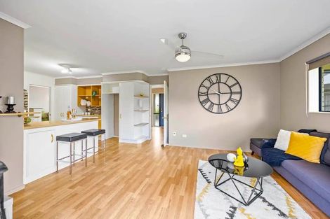 Photo of property in 19 Reybert Place, Massey, Auckland, 0614