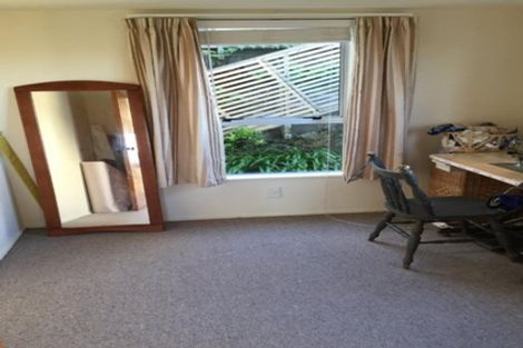 Photo of property in 18a Cheltenham Terrace, Newlands, Wellington, 6037