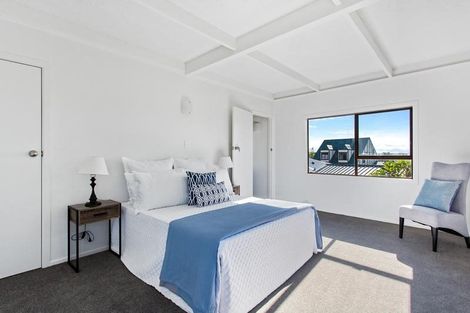 Photo of property in 30 Barrys Road, Glendene, Auckland, 0602