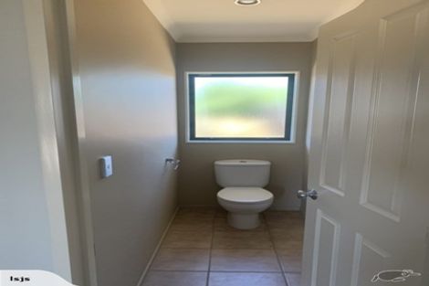 Photo of property in 6 Peel Close, Rolleston, 7614