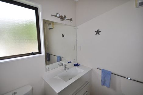 Photo of property in 21 Holland Close, Pauanui, Hikuai, 3579