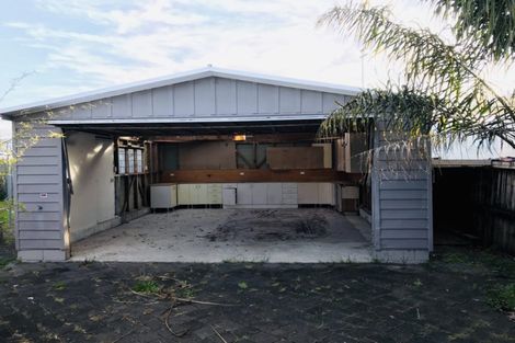 Photo of property in 100 Swanson Road, Henderson, Auckland, 0610