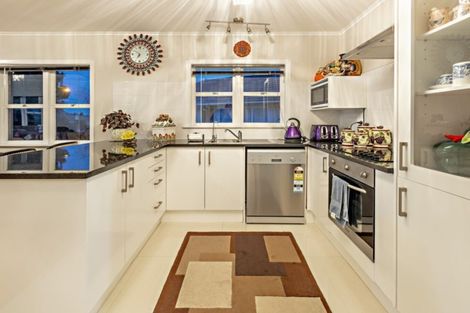 Photo of property in 142 Russell Road, Manurewa, Auckland, 2102