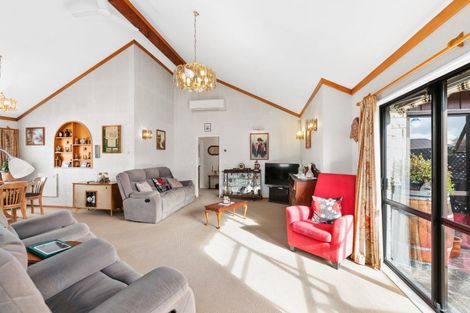 Photo of property in 15a Holyrood Terrace, Waipukurau, 4200