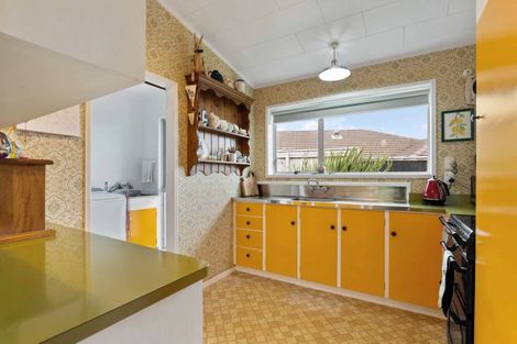 Photo of property in 15d Saint Ives Grove, Whalers Gate, New Plymouth, 4310