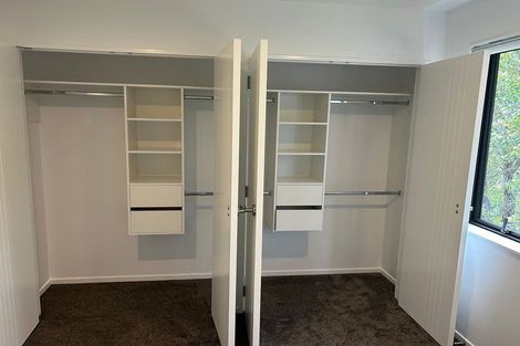 Photo of property in 11/19 Roberts Road, Glenfield, Auckland, 0629