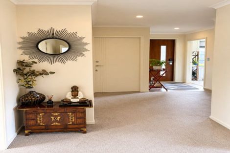 Photo of property in 2 Angus Place, Carterton, 5713
