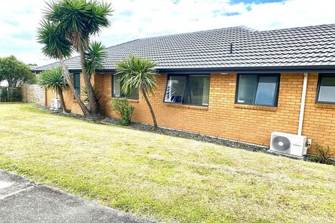 Photo of property in 12 Chadlington Avenue, Henderson, Auckland, 0612