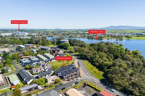 Photo of property in 6 Ruakiwi Road, Hamilton Lake, Hamilton, 3204
