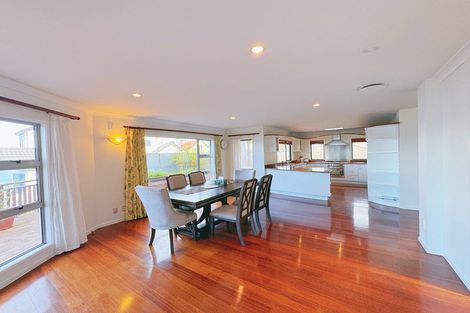 Photo of property in 40 Dress Circle, Newlands, Wellington, 6037