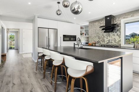 Photo of property in 20 Lancewood Way, Kinloch, Taupo, 3377