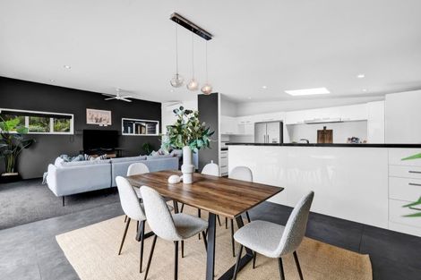 Photo of property in 14 Shearer Drive, Oakura, 4314