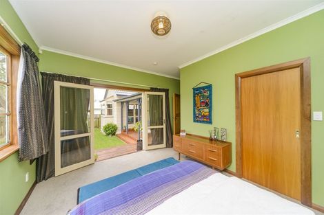 Photo of property in 11 Park Road, West End, Palmerston North, 4412
