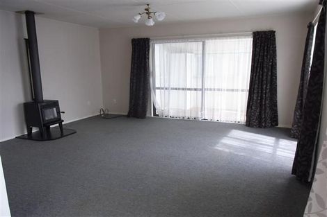 Photo of property in 14 Dellys Grove, Levin, 5510