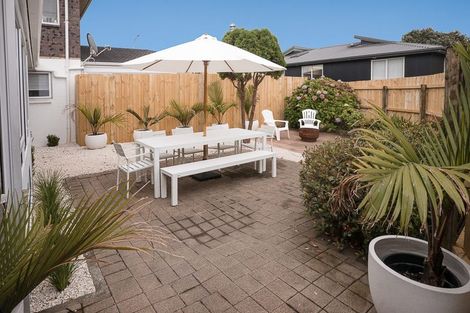 Photo of property in 3/83 Centreway Road, Orewa, 0931
